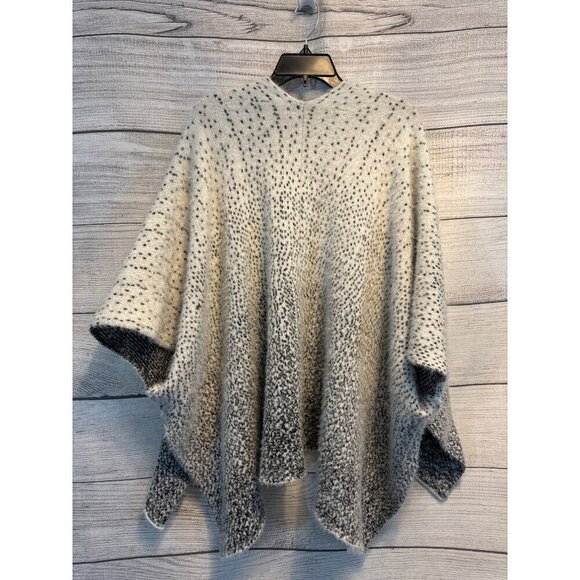 Vince Camuto Speckled Ombre Poncho One Size - Picture 4 of 4
